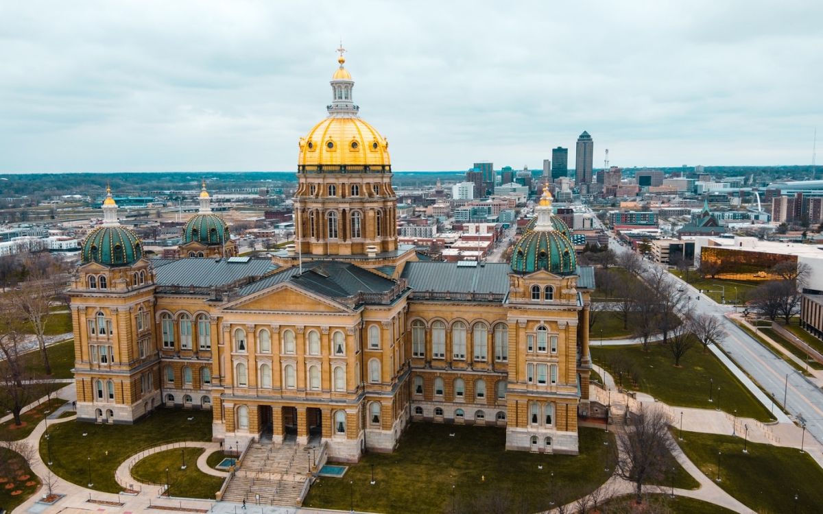 Fast & Easy Online Loans in Iowa City, IA - Get Money Today